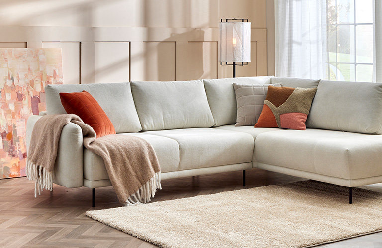 Lue lis&auml;&auml;; Olohuoneen sohva on kodin syd&auml;n