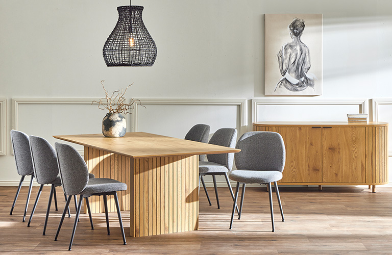 Aito puu tuo luonnon l&auml;helle kodin sisustuksessa.&nbsp;