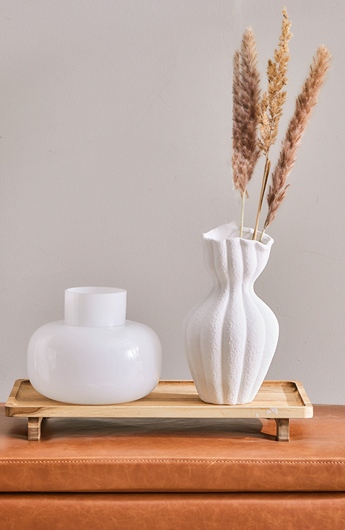 Ker&auml;&auml; luonnosta maljakkoon kuivia heini&auml; tai oksia.